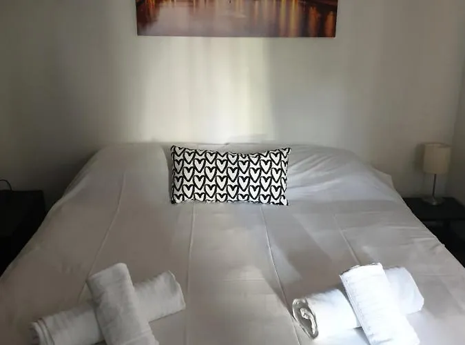 Vatican Canal 9-11 Appartement *